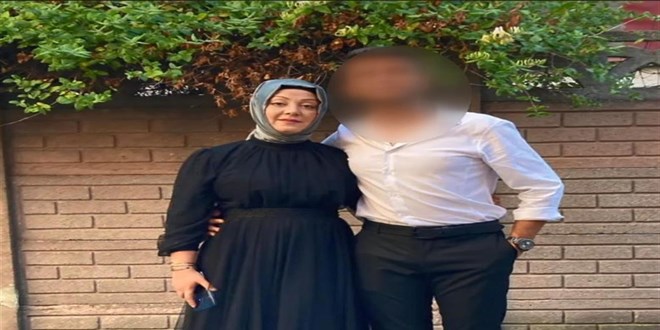 Durakta gördüğü eşini başından silahla vurarak öldürdü