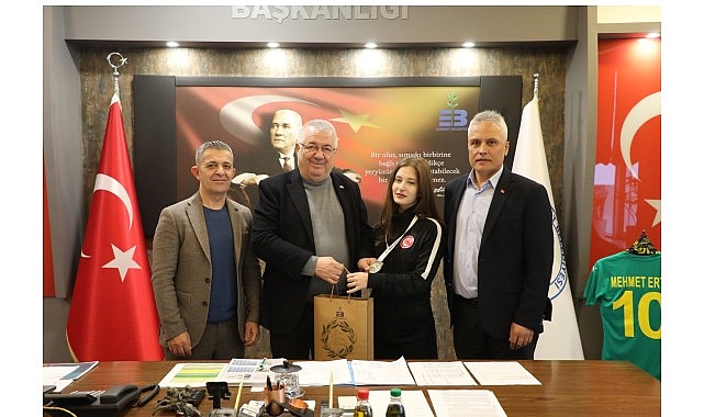 Edremit’in gururu Ecrin Cevap’tan bir Türkiye Şampiyonluğu daha