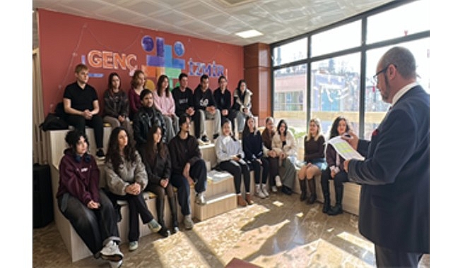 İzmir Büyükşehir Belediyesi gençlerin sanat seyahatini destekliyor