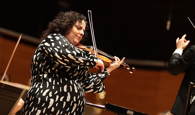 İzmir Oda Orkestrası, dünyaca ünlü keman sanatkarı Küden ile birebir sahnede