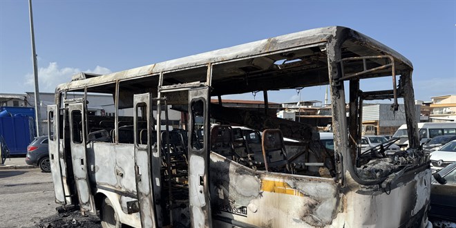 İzmir’de yanan midibüsteki 16 yaşındaki çocuk öldü