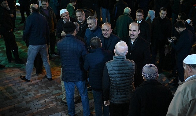 Lider Altay ve Lider Kavuş Konyalıların Birinci Teravih Namazı Heyecanına Ortak Oldu