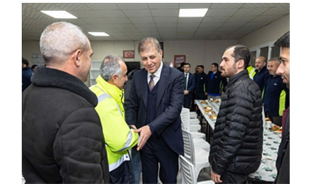 Lider Tugay, mesaiye işçi ile başladı