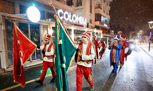 Mehteran Ekibi Marşlar Çalarak Osmanlı Geleneğini Sürdürüyor