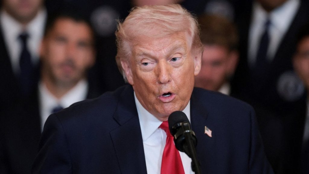 ABD Başkanı Trump’tan İran ordusu ile polisine silah bırakma daveti