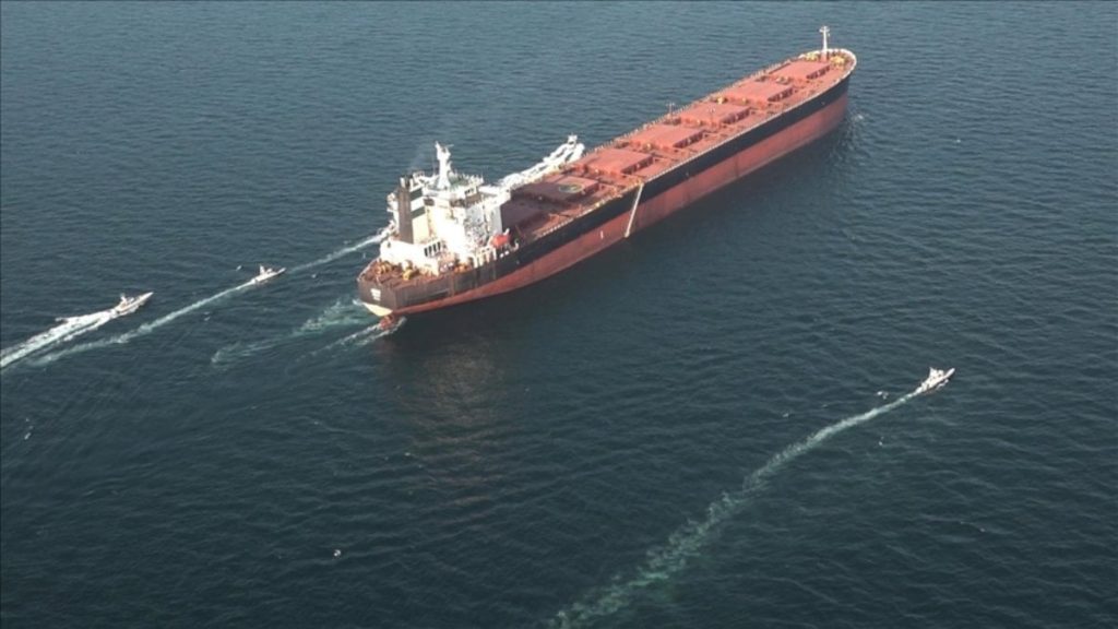 İran, Hürmüz Boğazı’nı kapattı: Harikulâde gemi yoğunluğu oluştu