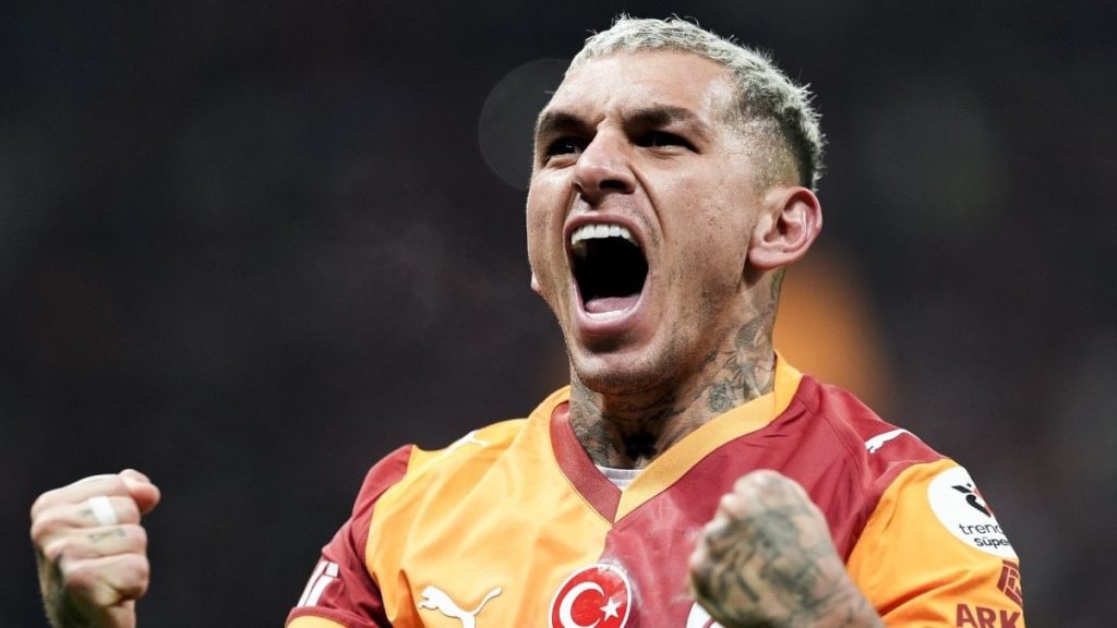 Lucas Torreira’dan ayrılık argümanlarına yanıt: Tarih yazmaya devam etmek istiyorum