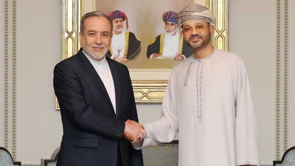 Umman: İran tansiyonun azaltılması için her türlü gayrete açık