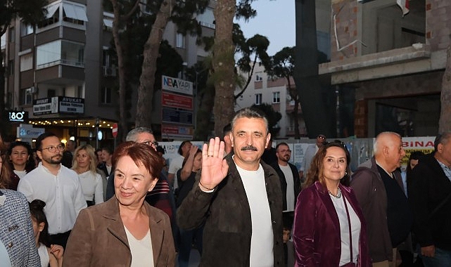 Dikili’de 7’den 70’e dans şöleni: Lider Kırgöz’den yeni sanat merkezi muştusu