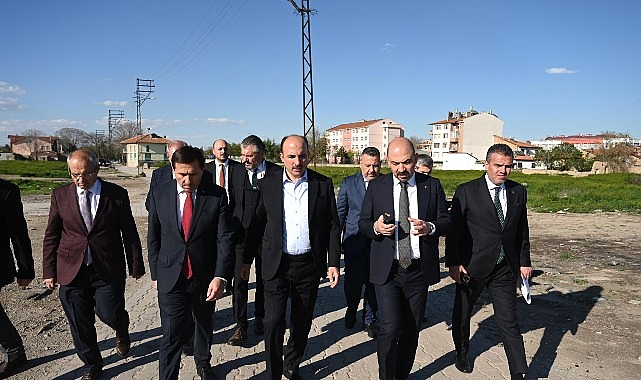 Lider Altay, Lider Kılca ve Genel Müdür Yılmaz Akçeşme Kentsel Dönüşüm Alanı ve Bayanlar Pazarı’nı İnceledi