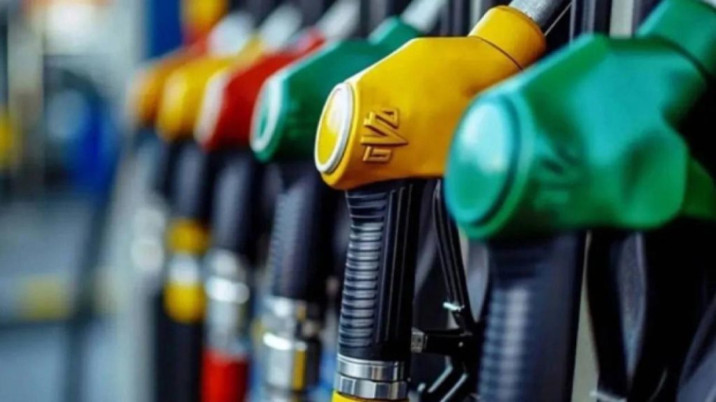 ABD krize sürükleniyor! Akaryakıt fiyatları 5 dolara yaklaştı