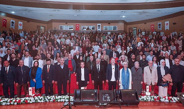 “Ahmet Özhan Konseri ve Söyleşi Programı” Ağır İştirakle Gerçekleşti