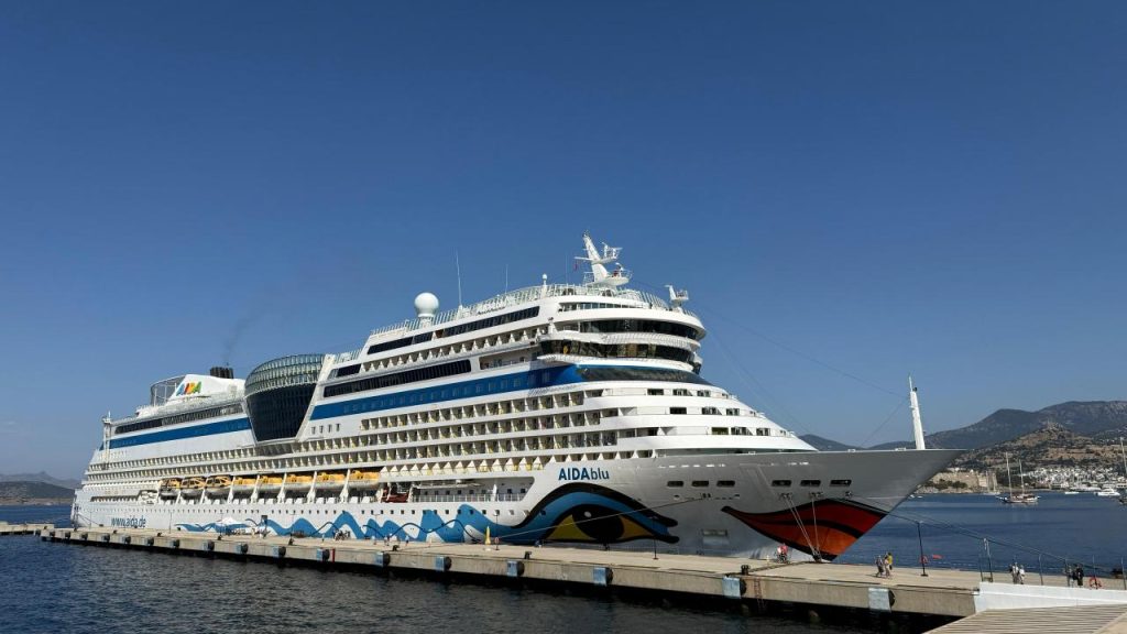Bodrum’da kruvaziyer rahmeti: Aidablu binlerce turisti getirdi