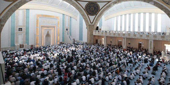 Diyanet’ten ‘alın teri mukaddestir’ hutbesi