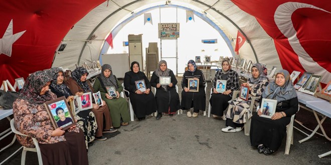Diyarbakır anneleri müjdeli haber bekliyor