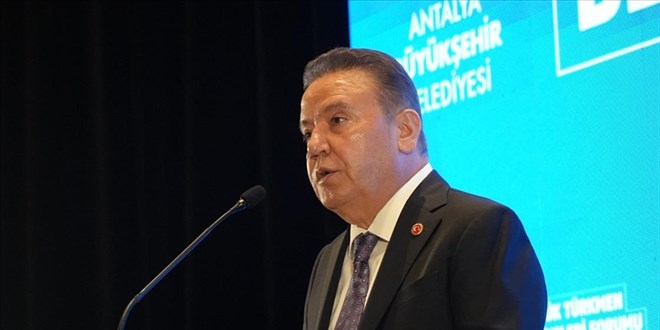 Muhittin Böcek ile oğlu ve gelininin mal varlıklarına el konuldu