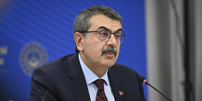 Okullarda orta tatiller tarih oluyor: Bakan Tekin sinyali verdi
