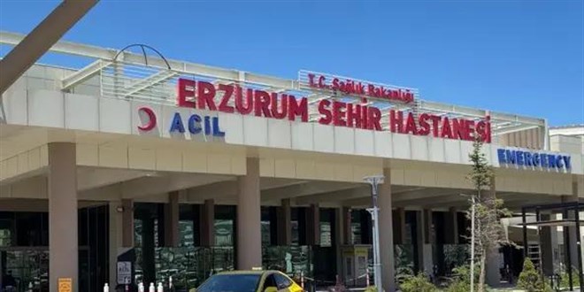 Oltu’da kurban keserken kalp krizi geçirip öldü