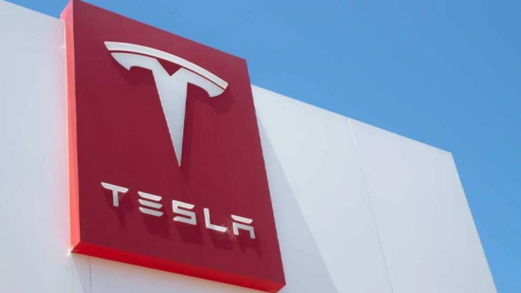 Tesla duyurdu! Türkiye’de sarj fiyatlarına zam geldi